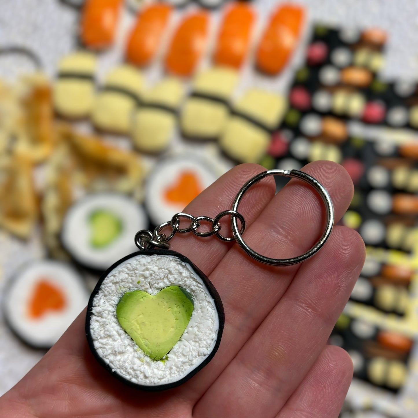 Sleutelhanger - sushi avocado hosomaki hart - Handgemaakt - Klei