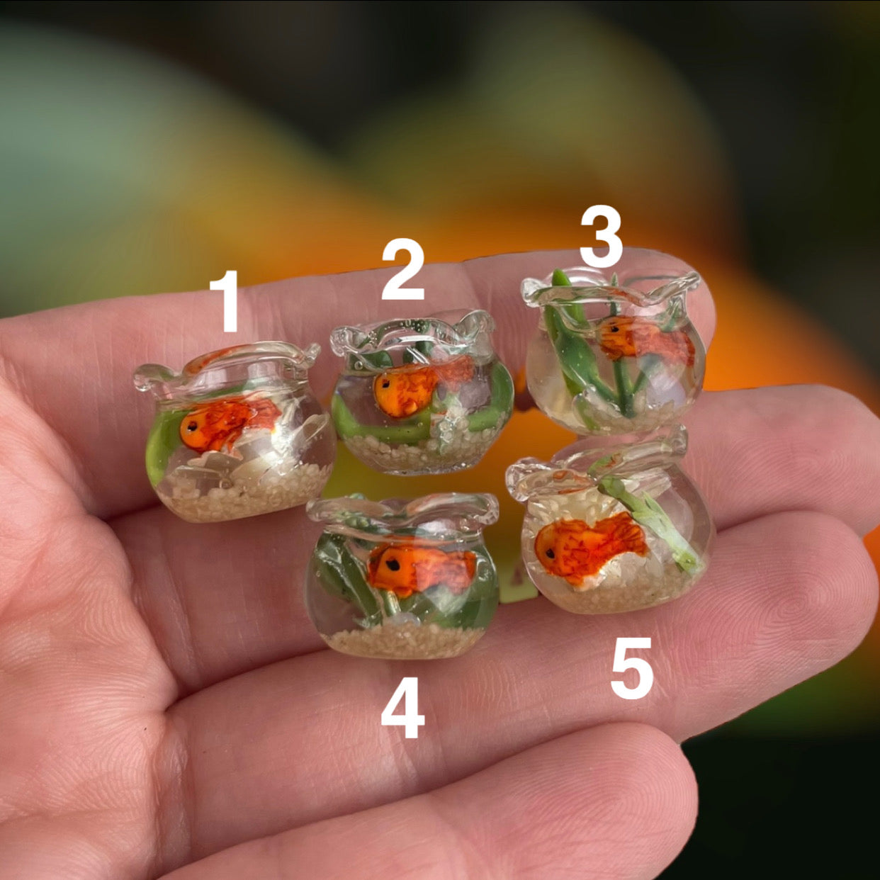 1:12 Vissenkom van echt glas met plantjes en goudvis