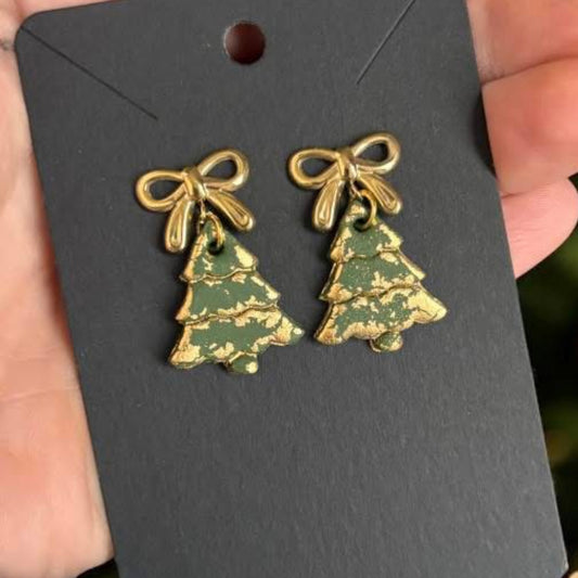 Kerstboom strikjes oorbellen - Handgemaakt - Klei