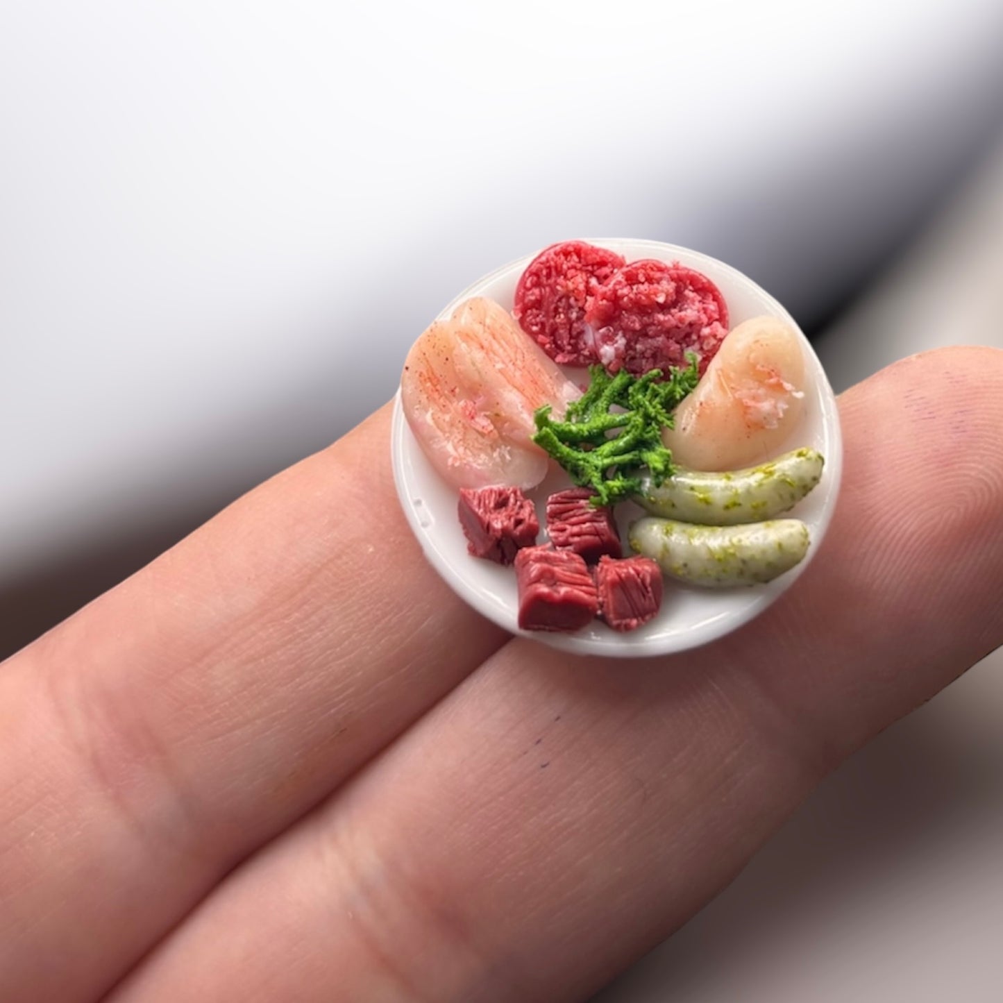 1:12 Bord met rauw vlees - Handgemaakt - Poppenhuis