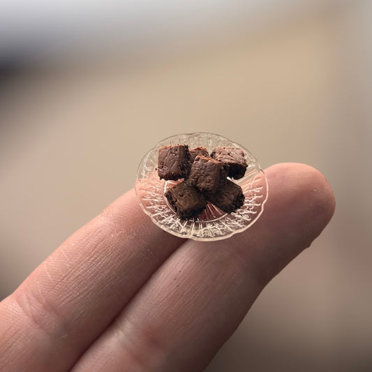 1:12 Schaal / bord met chocolade brownies - Handgemaakt - Poppenhuis