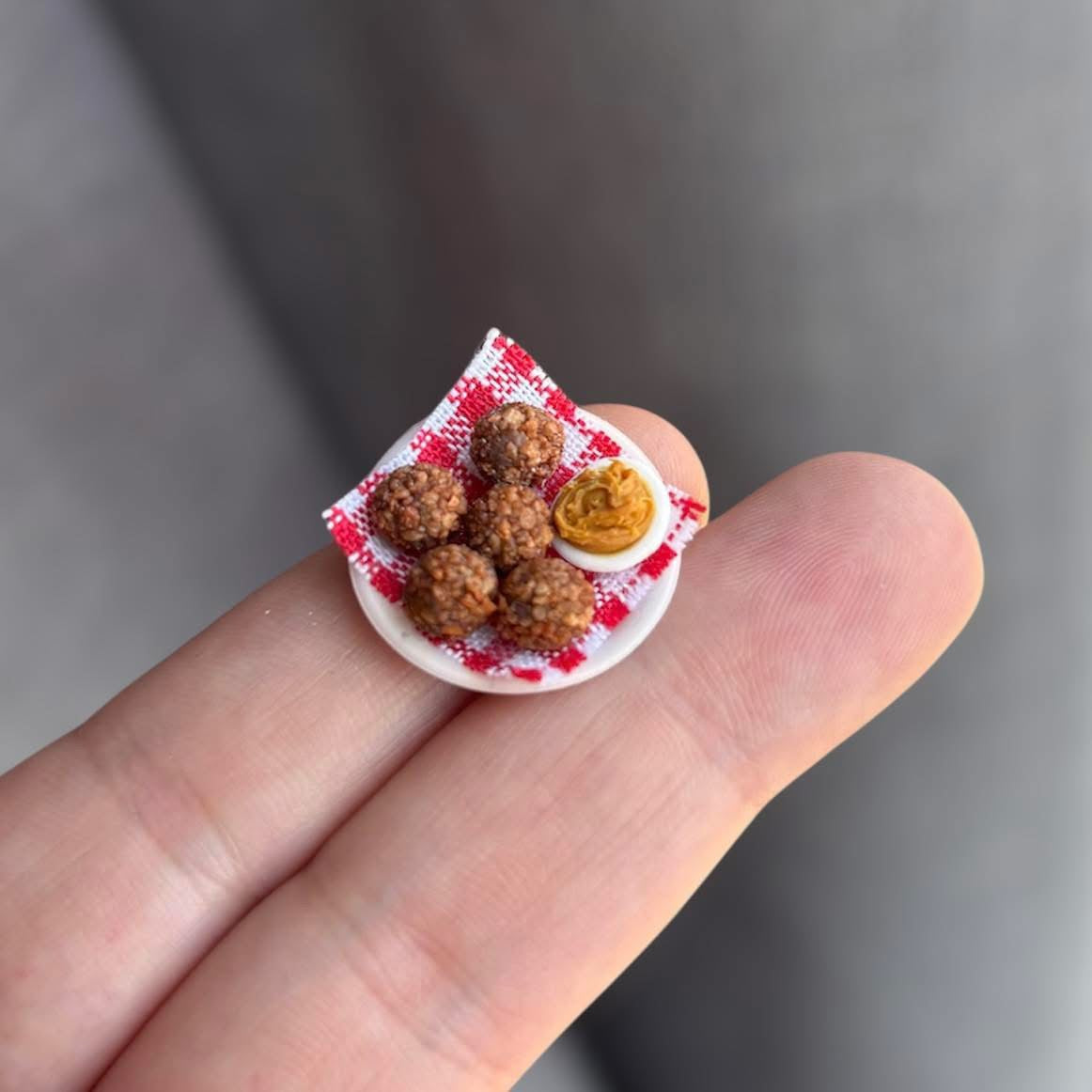 1:12 Bord bitterballen met mosterd - Handgemaakt - Poppenhuis